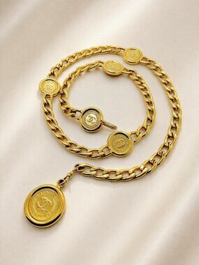 Authentic Chanel CC Gold Chain Belt Medallion Vintage